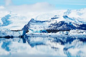 Jökulsarlon glacier lagoon with Vatnajökull glacier in the background