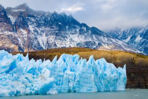 A glacier wall in Iceland during August